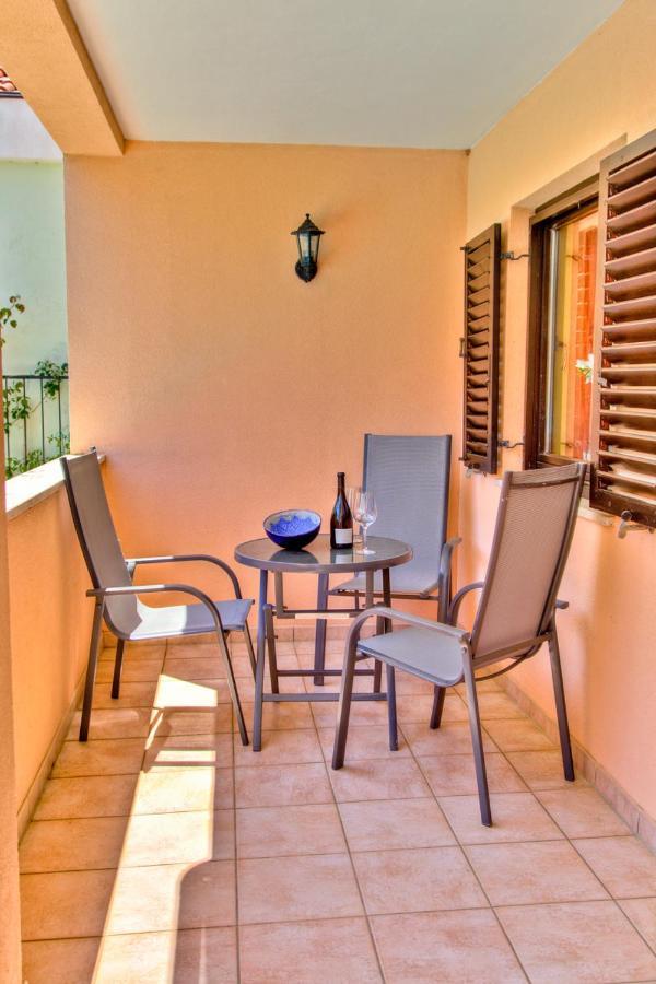 Villa Dolce Vita **** Premantura Exterior foto